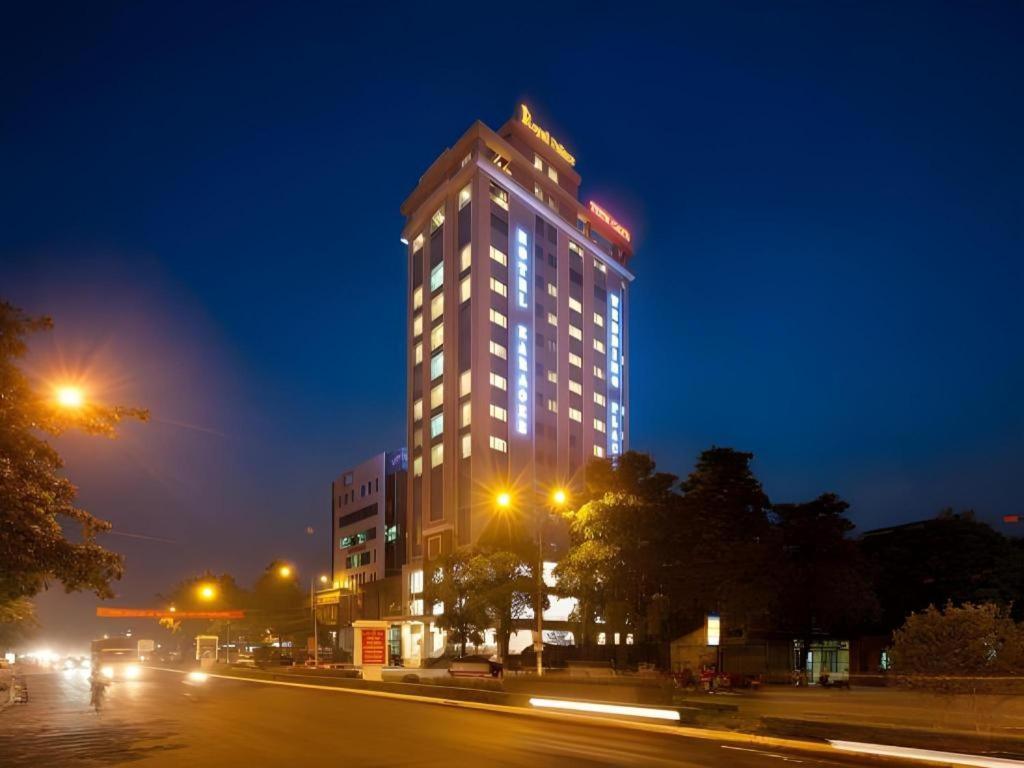 โรงแรมรอยัล พาเลซ Tuyen Quang ภายนอก รูปภาพ
