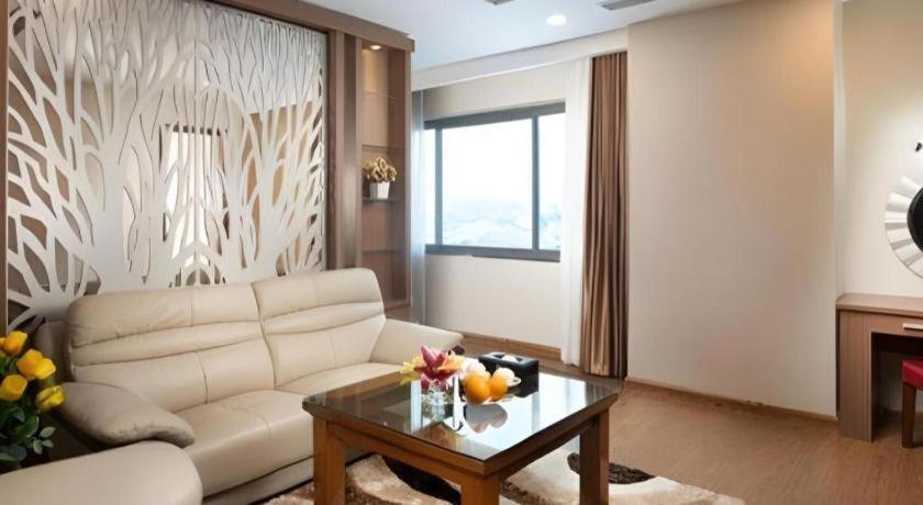 โรงแรมรอยัล พาเลซ Tuyen Quang ภายนอก รูปภาพ