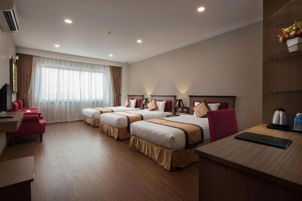 โรงแรมรอยัล พาเลซ Tuyen Quang ภายนอก รูปภาพ