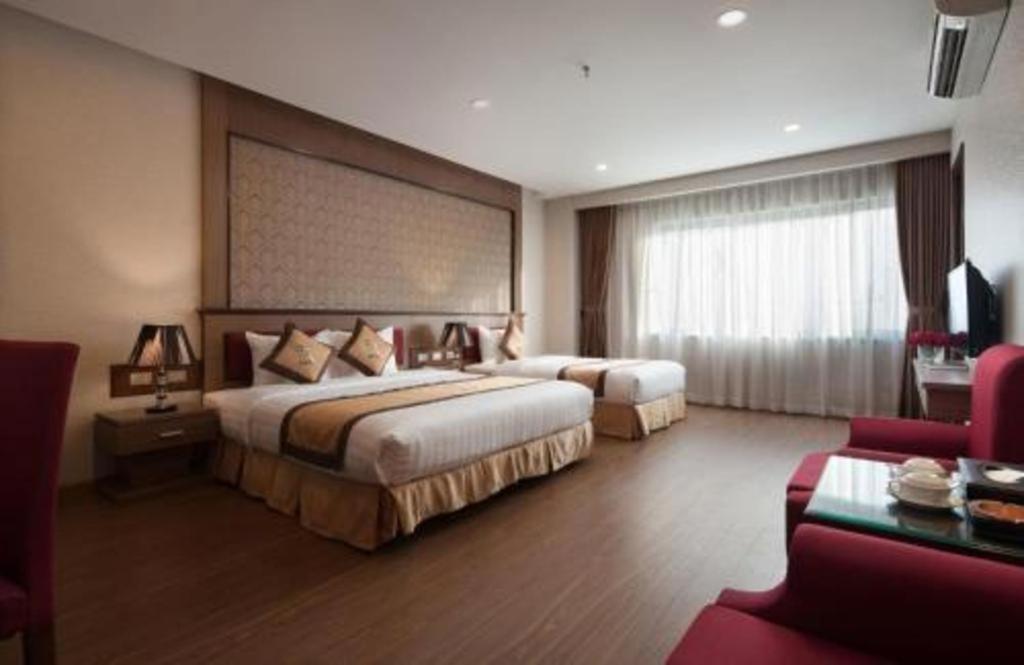 โรงแรมรอยัล พาเลซ Tuyen Quang ภายนอก รูปภาพ