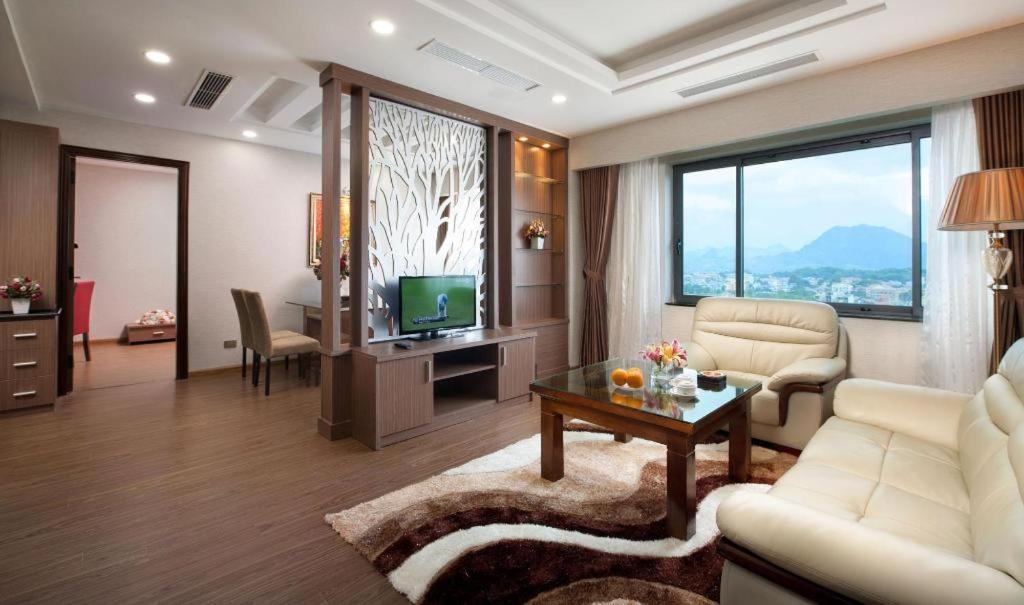 โรงแรมรอยัล พาเลซ Tuyen Quang ภายนอก รูปภาพ