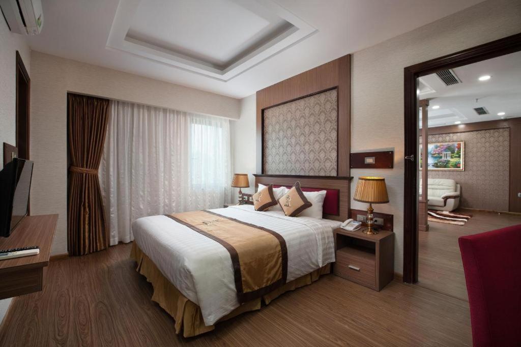 โรงแรมรอยัล พาเลซ Tuyen Quang ภายนอก รูปภาพ